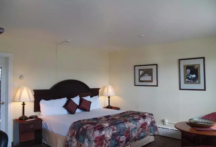 Motelli Hearthstone Inn  Port Hastings