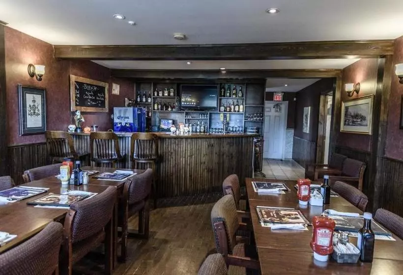Motelli Hearthstone Inn  Port Hastings