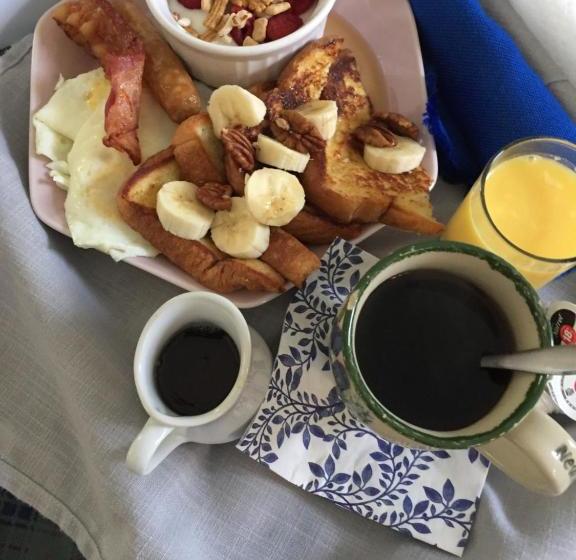 The Colonel's In Bed And Breakfast