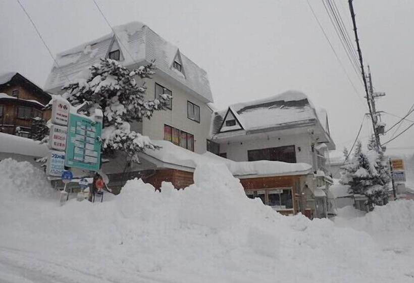 ユースホステル Hakuba Cortina Lodge