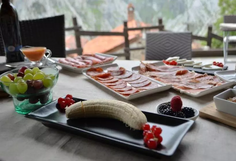 تختخواب و صبحانه Casa Maru
