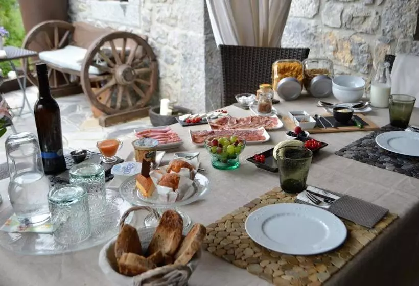 تختخواب و صبحانه Casa Maru