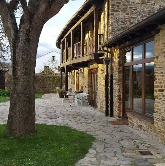 تختخواب و صبحانه Casa Peleyon