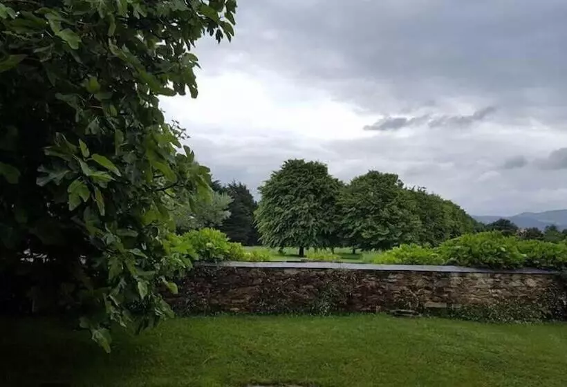 تختخواب و صبحانه Casa Peleyon