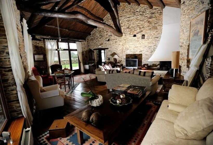 تختخواب و صبحانه Casa Peleyon