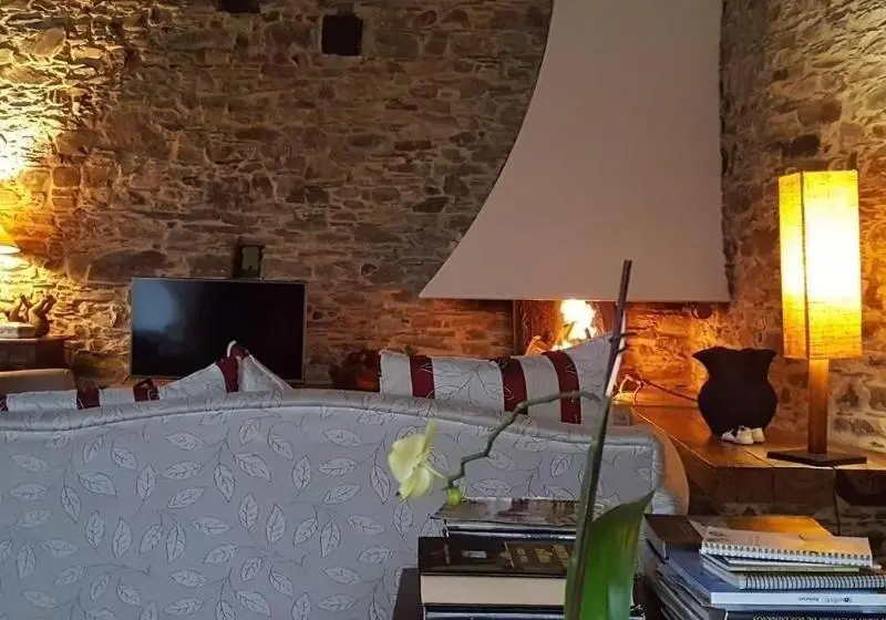 تختخواب و صبحانه Casa Peleyon