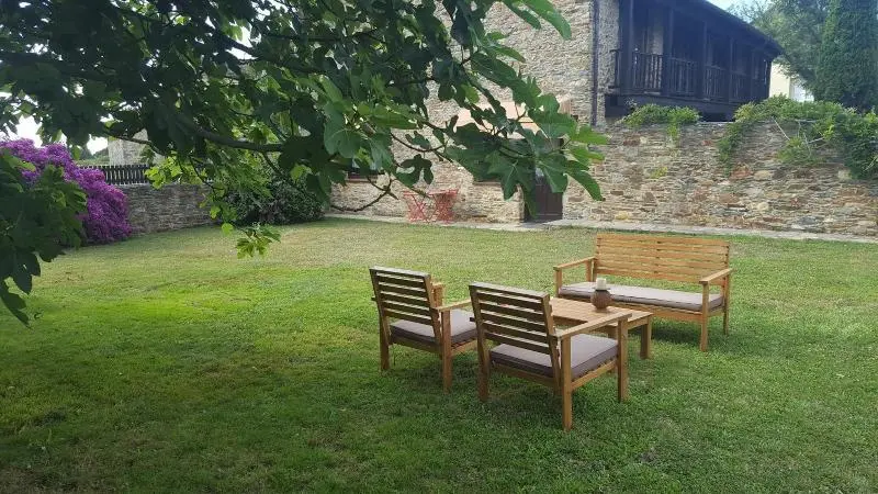 تختخواب و صبحانه Casa Peleyon