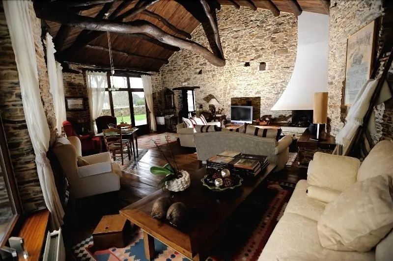 تختخواب و صبحانه Casa Peleyon