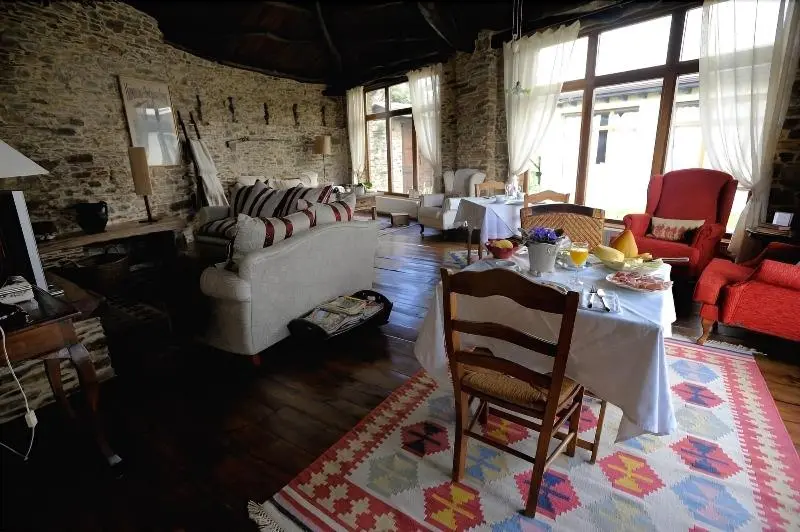 تختخواب و صبحانه Casa Peleyon