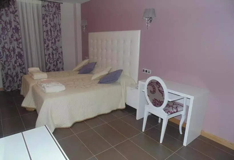 Hotelli Ribera De Langa