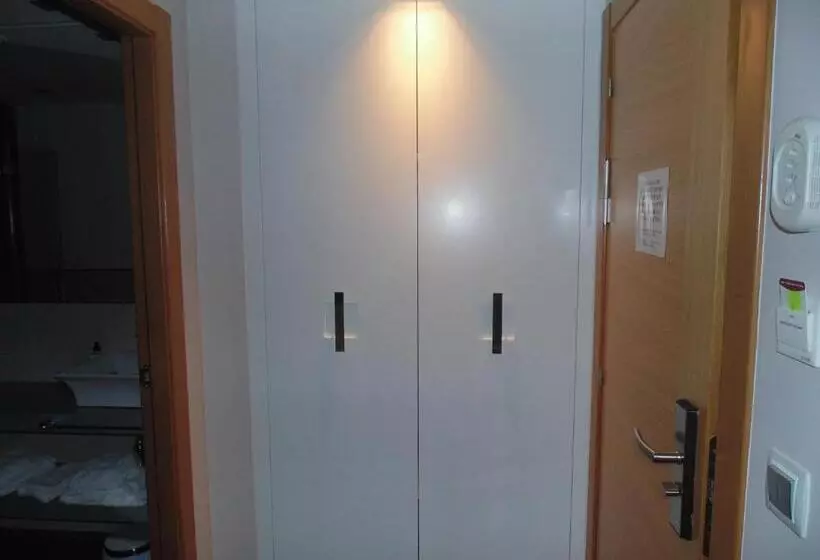 Hotelli Ribera De Langa