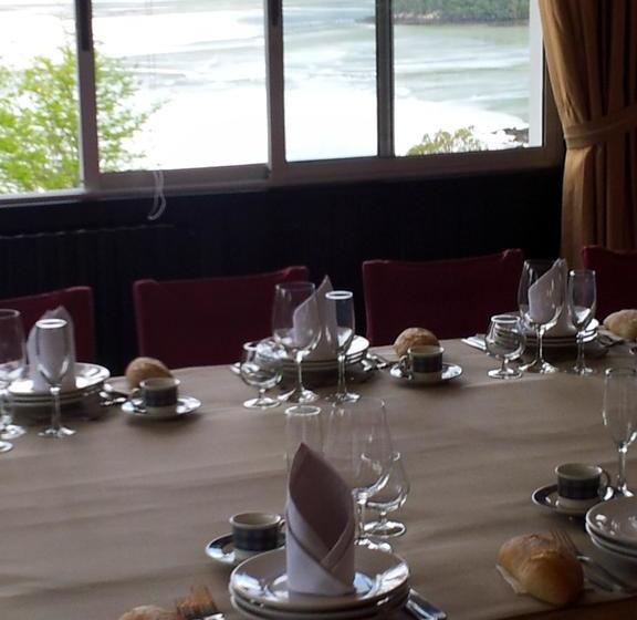 هتل Santo Apóstol