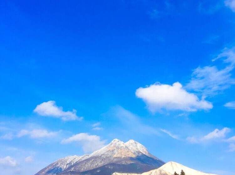 ריוקאן Yufuin Sanso Waremokou