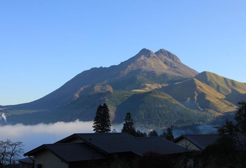 ריוקאן Yufuin Sanso Waremokou