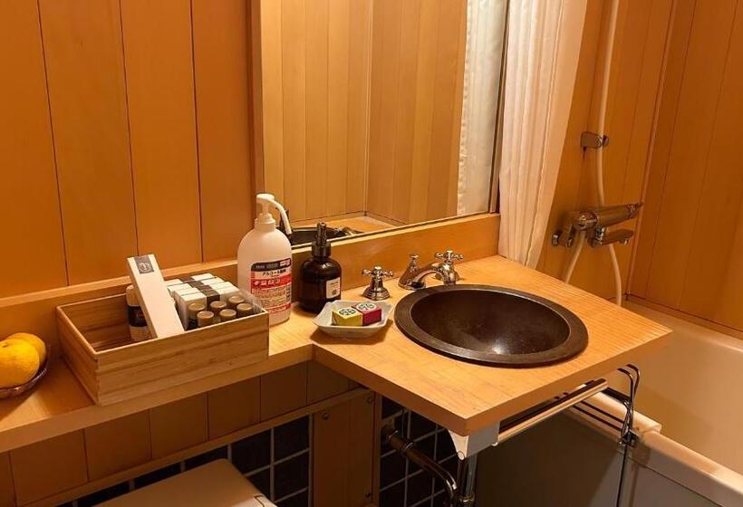 Yuzuya Ryokan   Adult Only