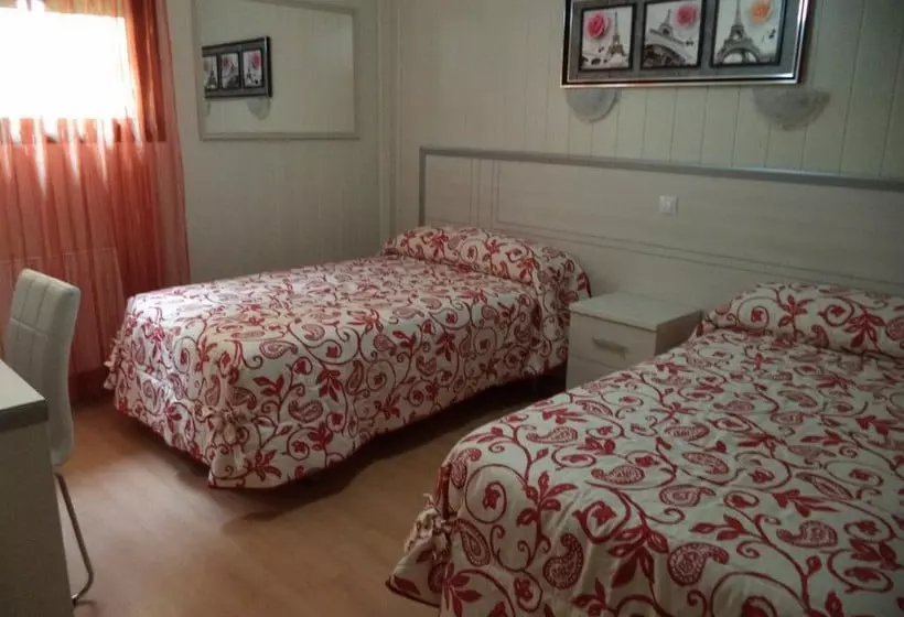 Albergue De Peregrinos A Santiago