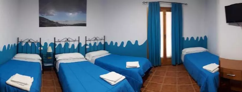 Aamiaismajoitus (B&B) Casa Rural Entresierras