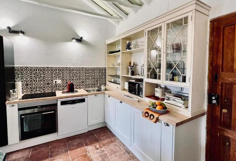 Bed and Breakfast Cortijo El Pino Retreat