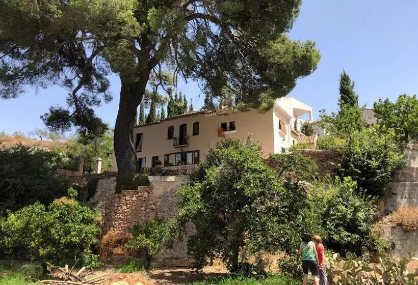 Aamiaismajoitus (B&B) Cortijo El Pino Retreat