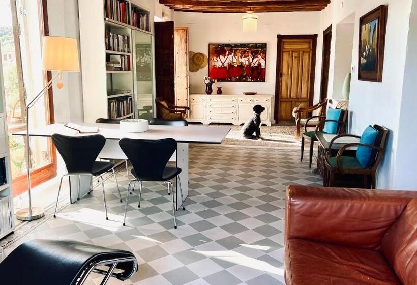 Bed and Breakfast Cortijo El Pino Retreat