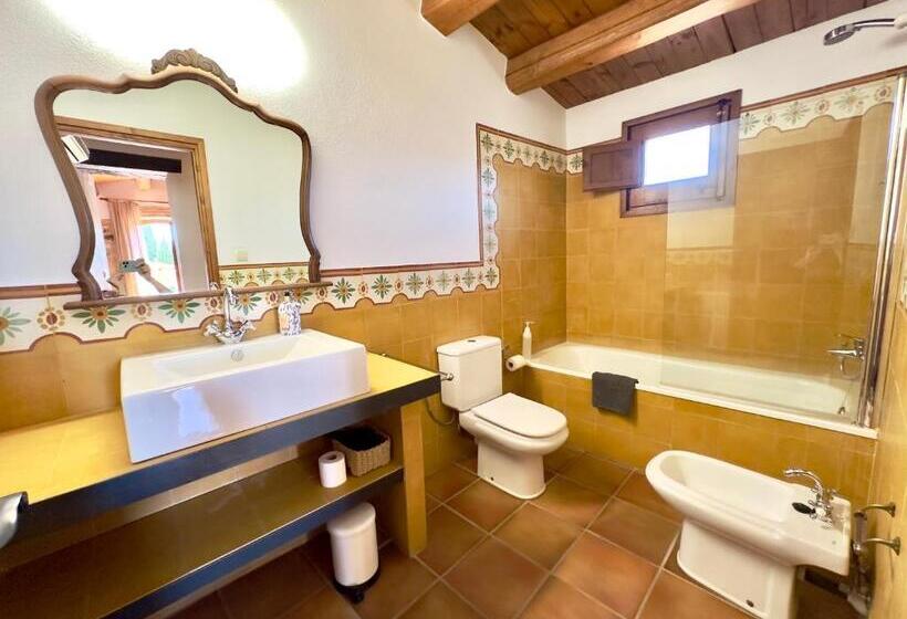 مبيت وإفطار Mas Camins