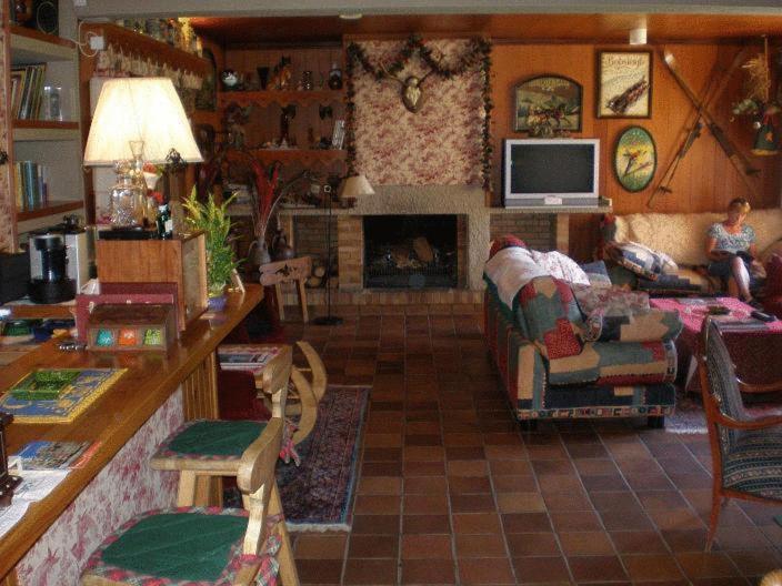 ベッドアンドブレックファースト Niu Dels Falcons