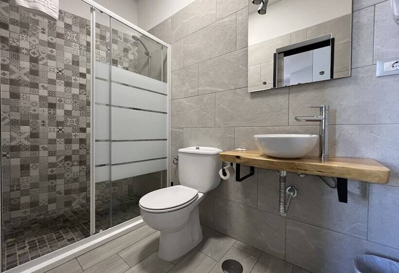 تختخواب و صبحانه Pension Cassandra