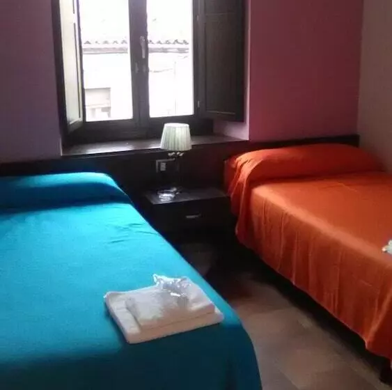 El Albergue Covaleda   Hostel