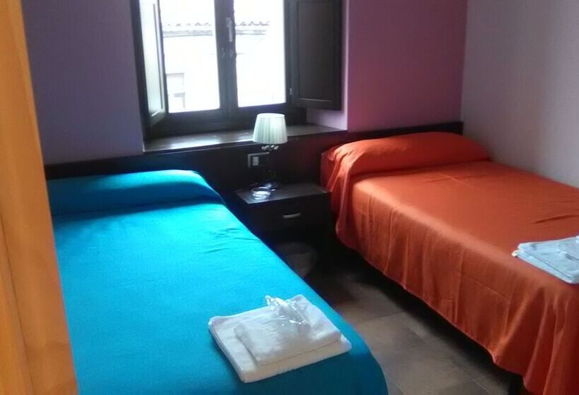 El Albergue Covaleda   Hostel