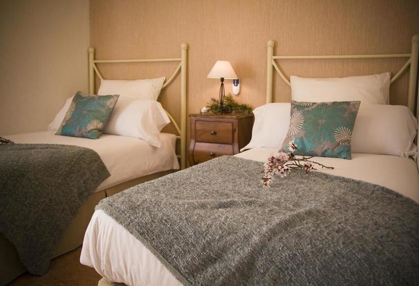 هتل Aire De Colldejou