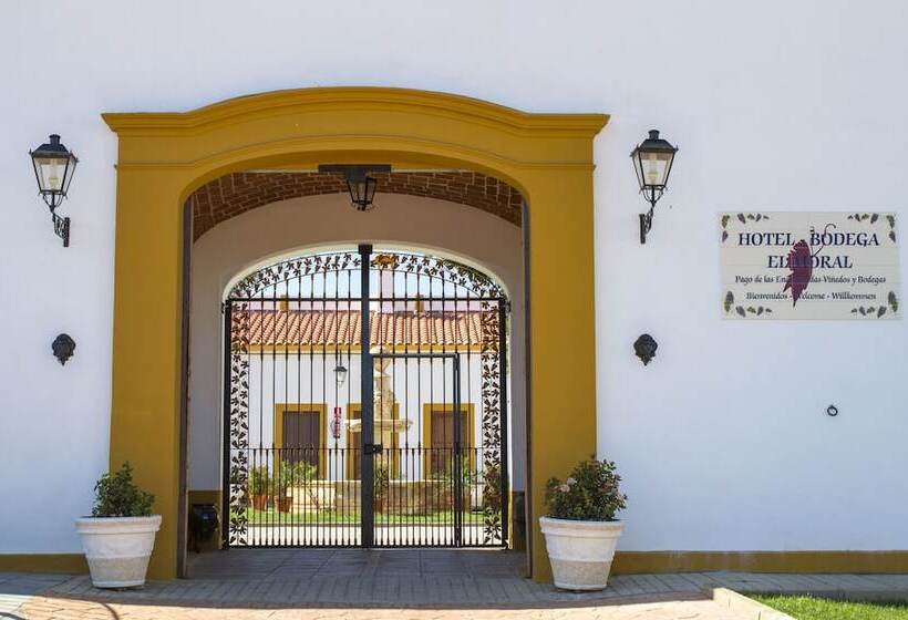 فندق Bodega El Moral