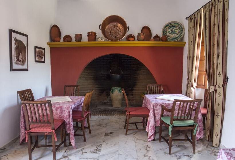 فندق Bodega El Moral