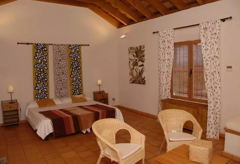 هتل Casa Rural La Quintería De Mora