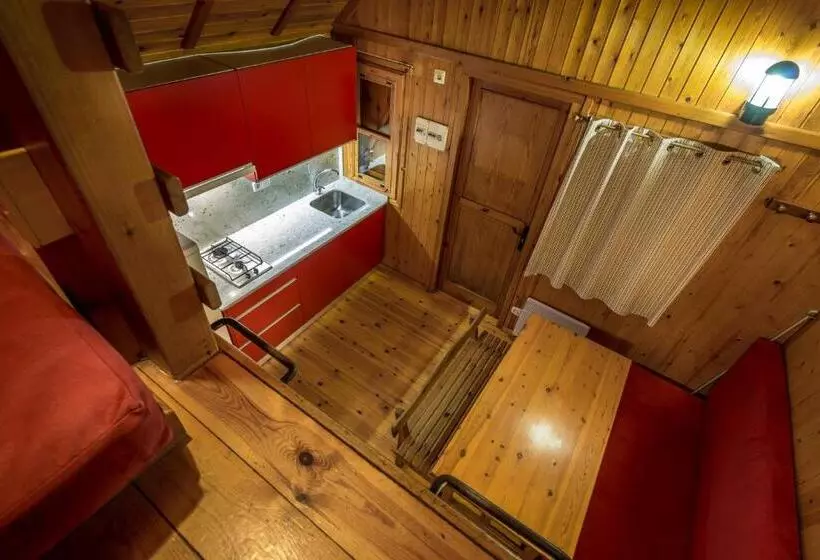 اقامتگاه Bungalows Verneda Mountain Resort