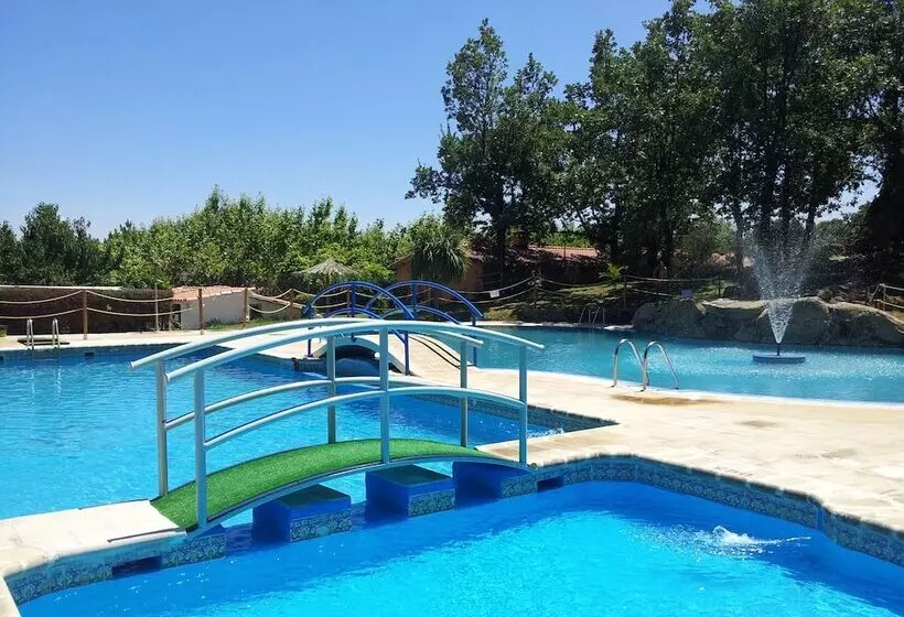 استراحتگاه Camping Bungalows Cabañas La Vera