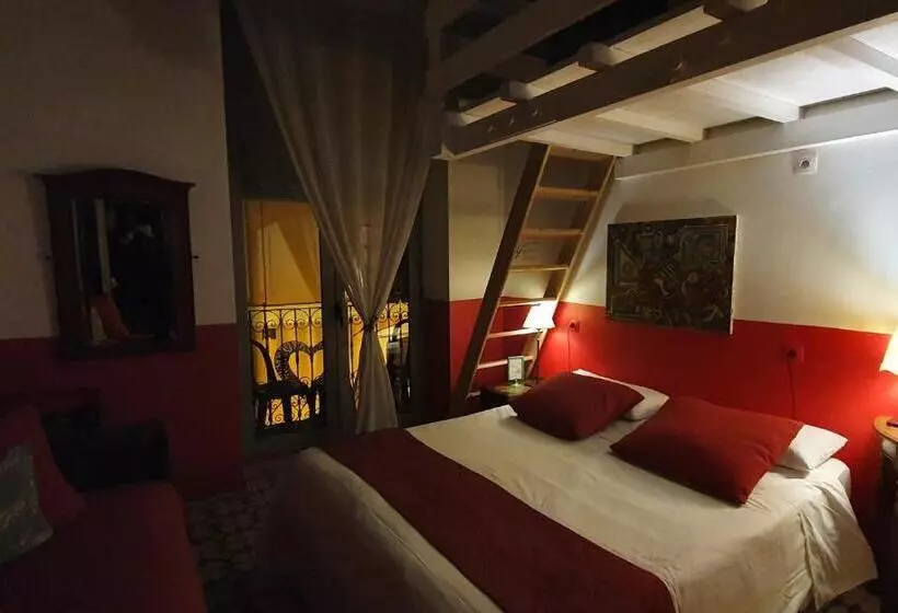 هاستل Barrio Boutik Hostal Long Stays
