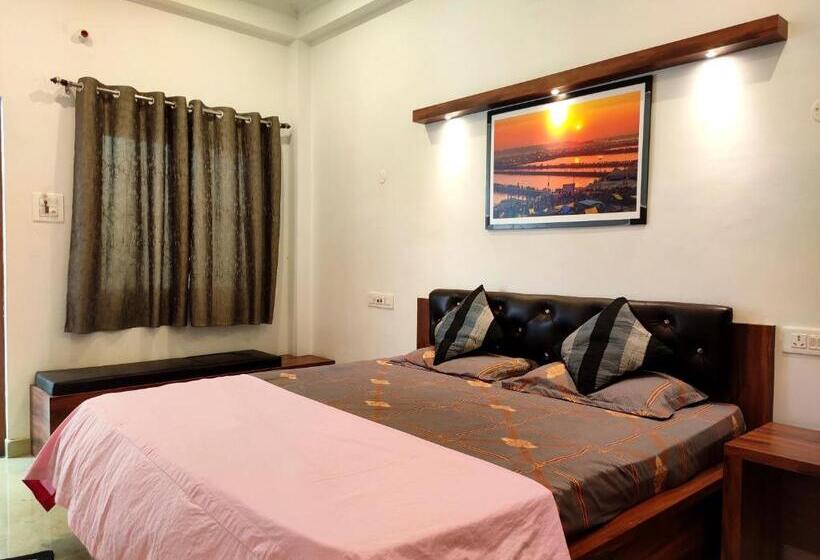 Bed and Breakfast Khushi Paying Guest House