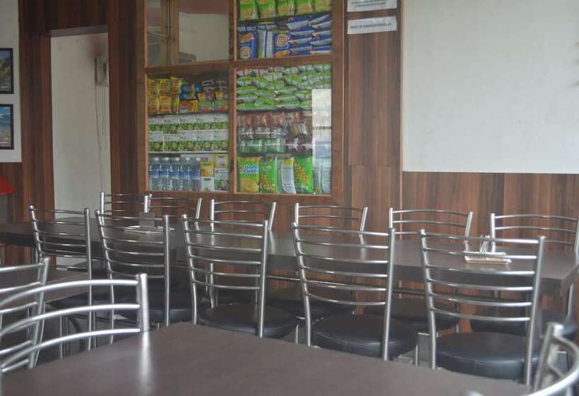 ホテル Centre Point Resorts And Club