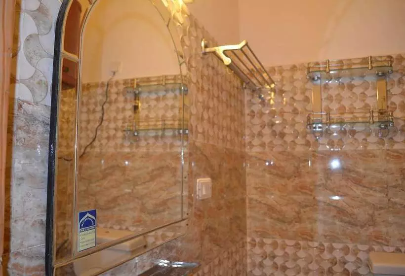 Hotelli Centre Point Resorts And Club