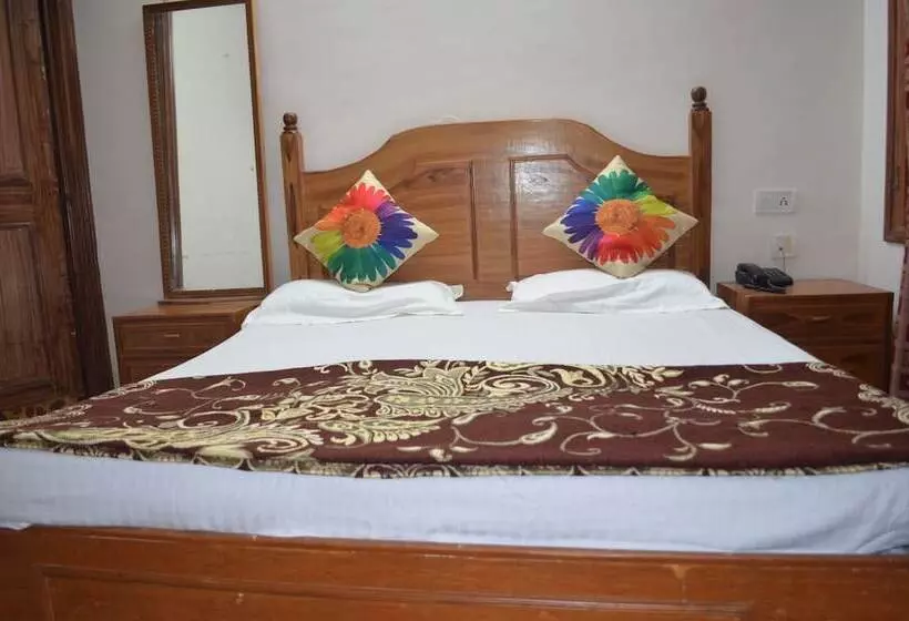 Hotelli Centre Point Resorts And Club