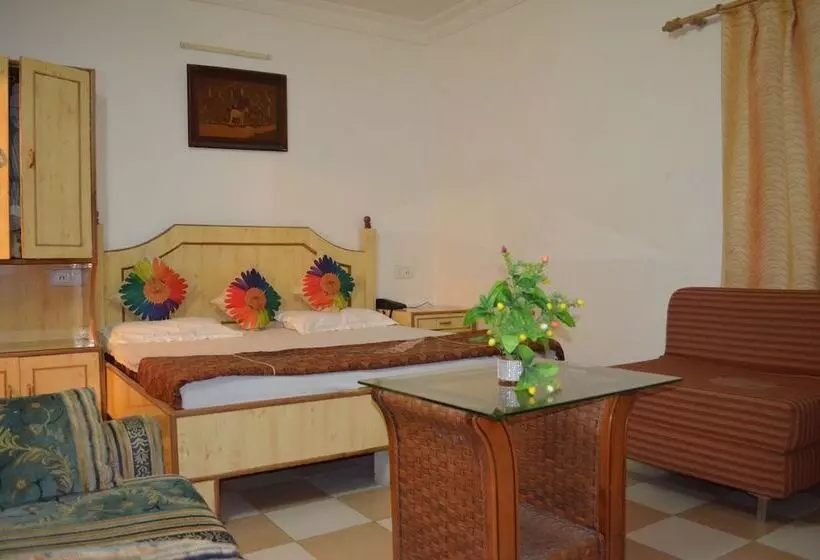 Hotelli Centre Point Resorts And Club