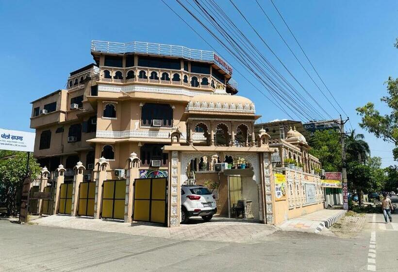 Hotelli Empire Palace