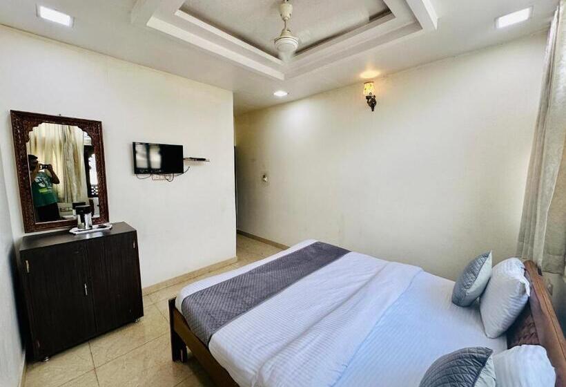 Hotelli Empire Palace