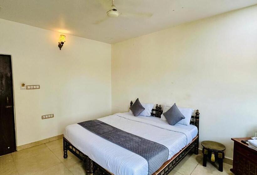 Hotelli Empire Palace