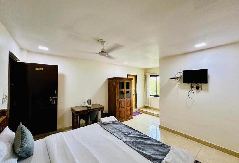 Hotelli Empire Palace