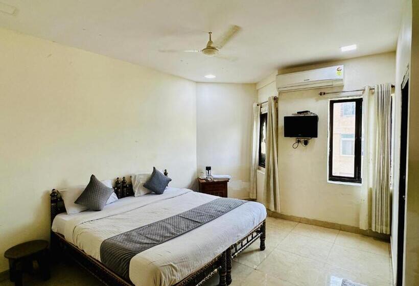 Hotelli Empire Palace