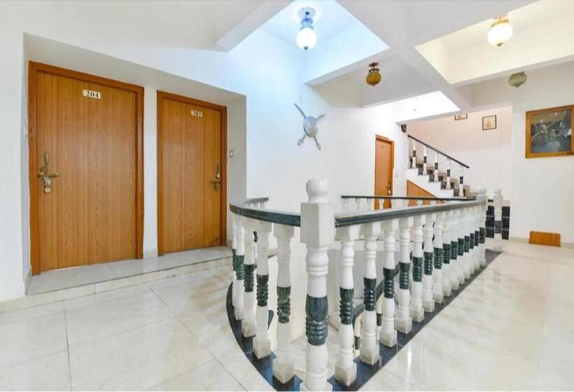 Hotelli Empire Palace