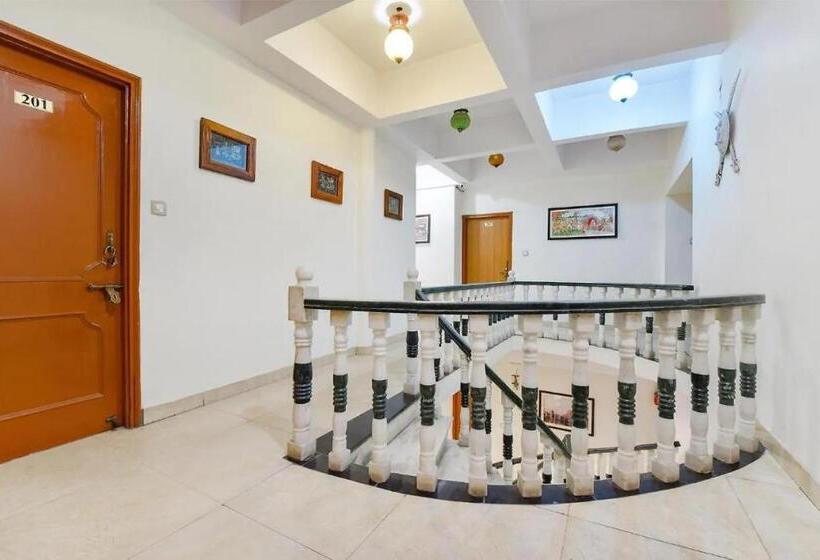 Hotelli Empire Palace