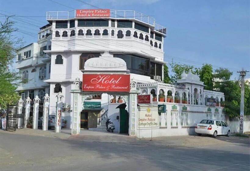 Hotelli Empire Palace