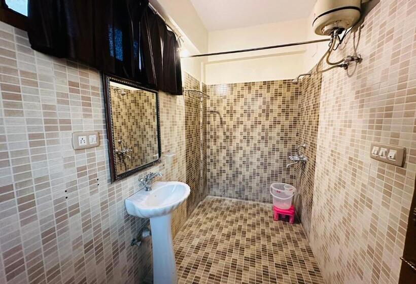 Hotelli Empire Palace